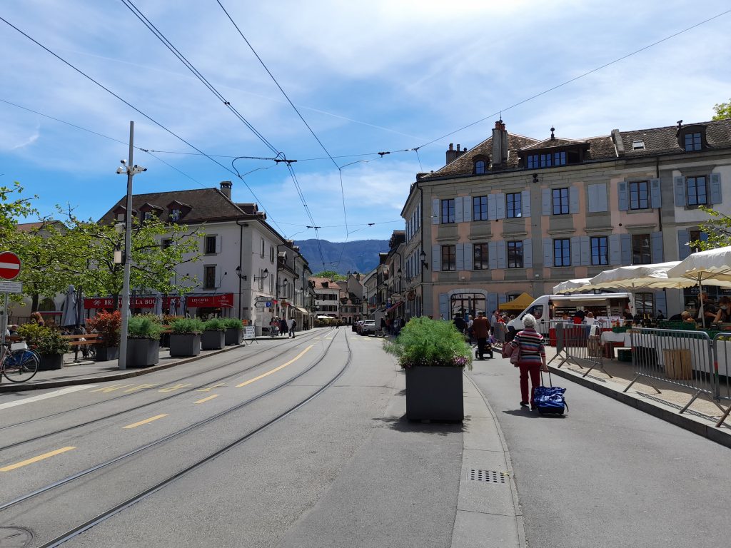 Carouge (quartier genevois), proche d'un centre de vaccination