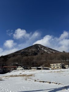 近くの火山 The nearby volcano 