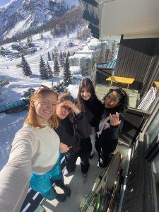 Moi et mes colocs à Val d'Isère - Me and my flatmates in Val d'Isère