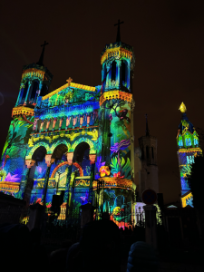 La Basilique de Fourvière pendant le spectacle