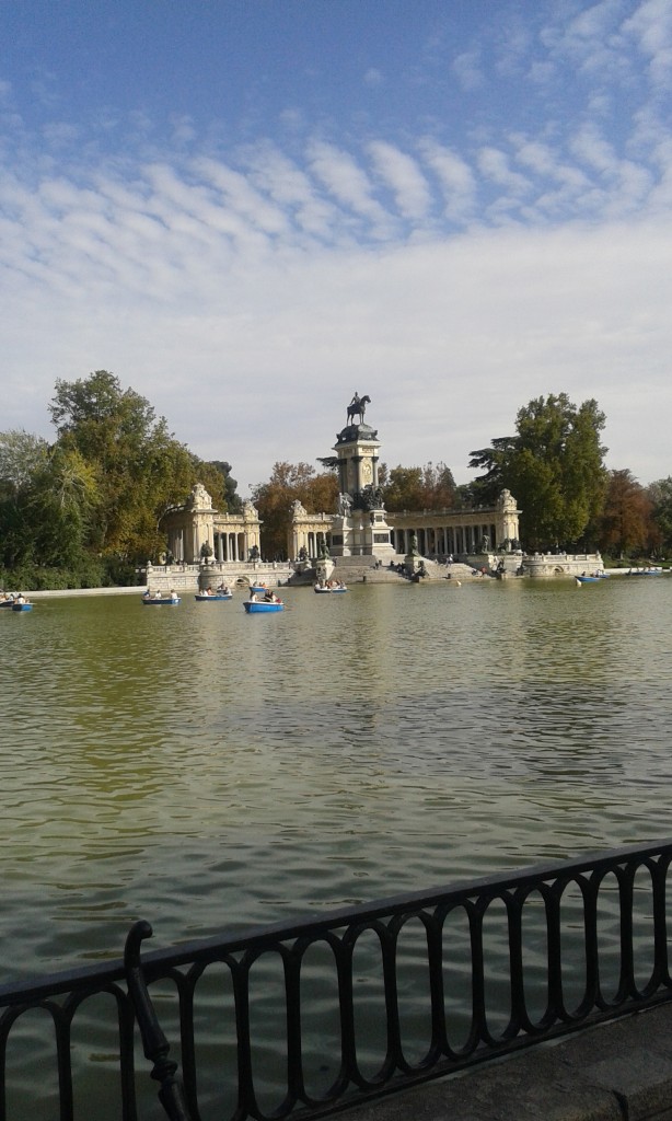 October and I'm still able to soak up the sun in Retiro