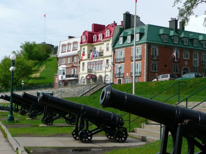 Quebec-Language-Scholarship- old cannons on street