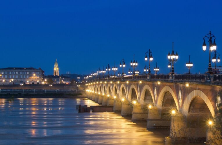 bridge-Bordeaux-France-language-scholarship