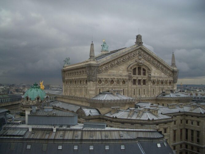 paris-Building-France-Language grey sky