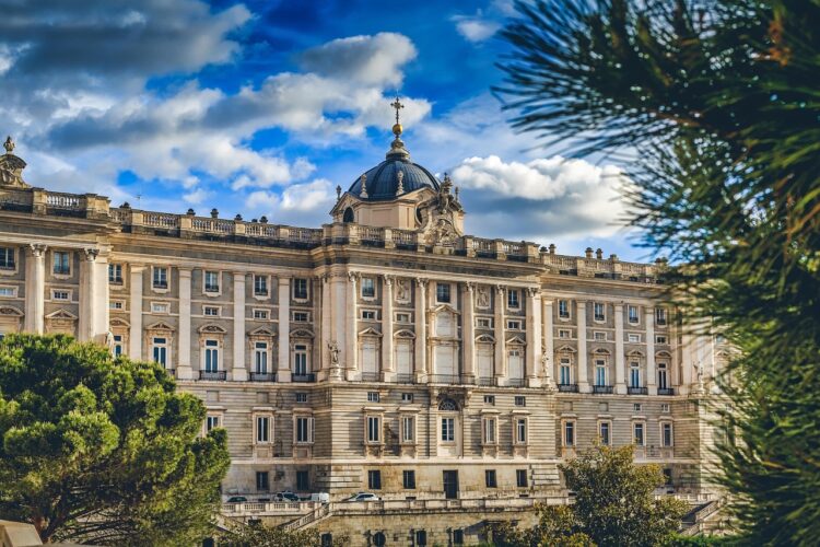 royal-palace-spain-madrid-spanish-language