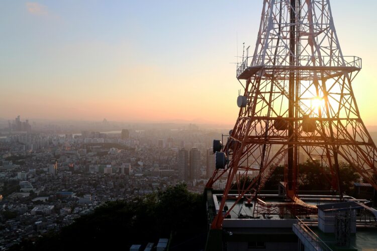 south-korea-tower-language-sunset