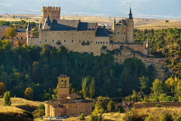 alcazar-de-segovia-Language