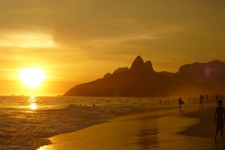 beach-Language-portugese-spanish-brazil sunset beach in brazil