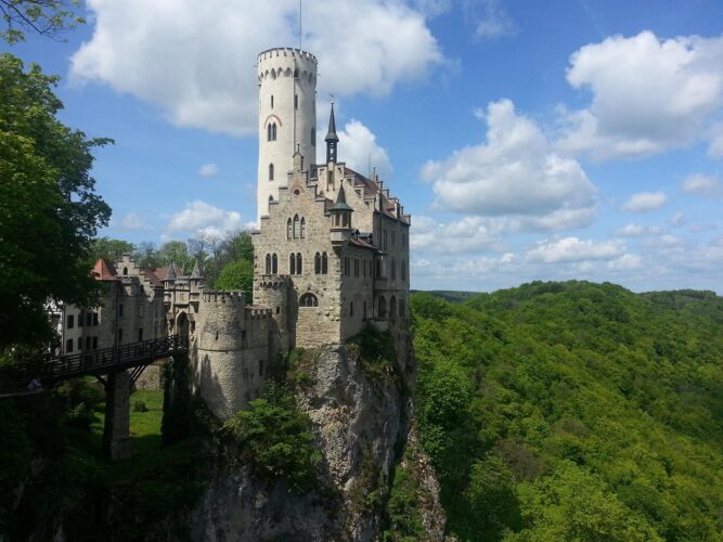 castle-Language-learning-Swabian-lichtenstein