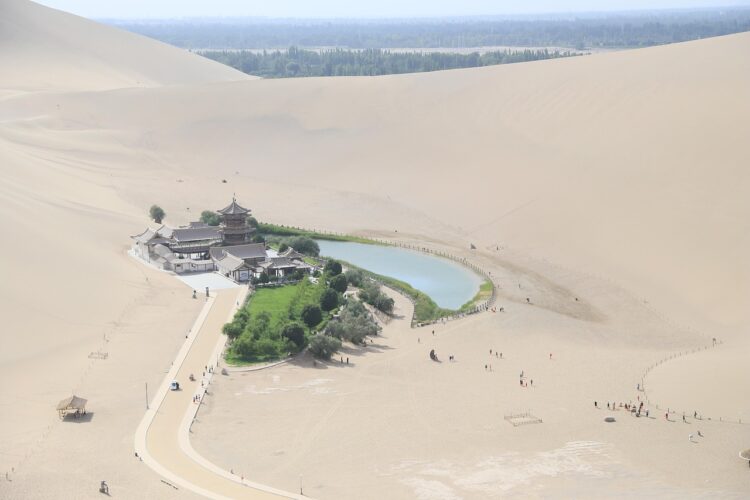 dunhuang-language-study-china-desert-Dunhuang