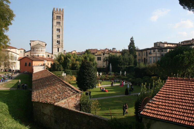 lucca-Language-study-language-