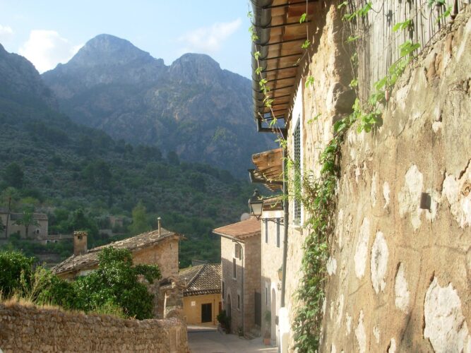 mountains-Language-study-mountain-Mallorca-palma