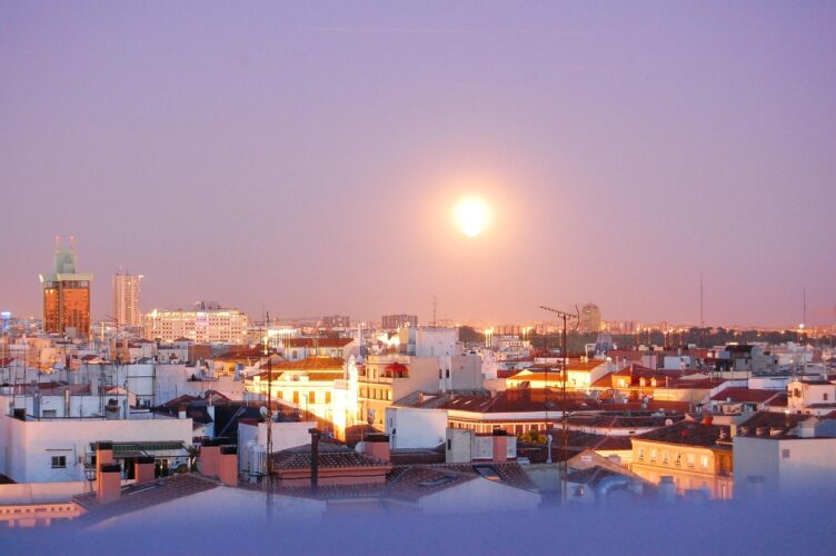 night-language-study-madrid-spanish-spain-holiday