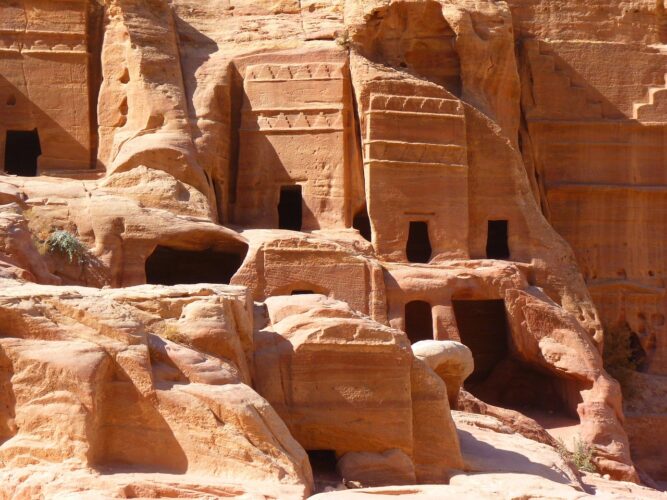 petra-language-jordan-study-