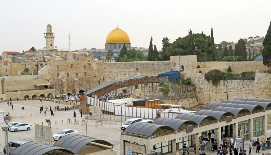 wailing-wall-Language-Jerusalem-isreal-