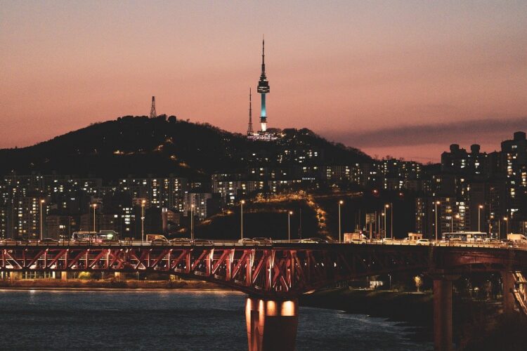 hyeok10_12-gatsaeng-language-korea-study korean city skyline