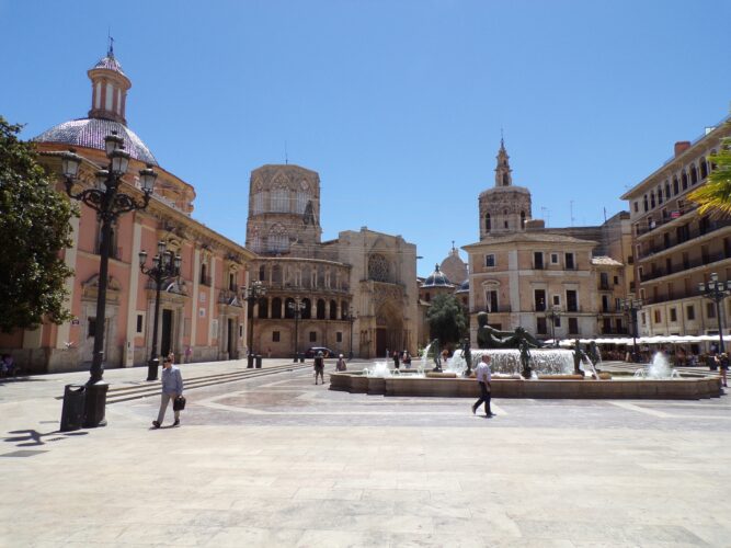 Language-study-spanish-valencia-sqaure