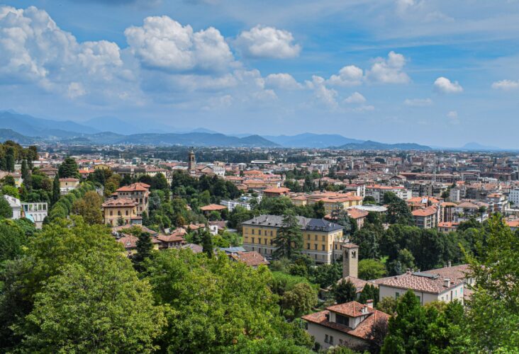 study-italian-bergamo-language-city-italy-view of bergamo